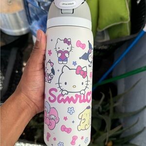 Sanrio Hello Kitty White and Pink Water Bottle 32 oz